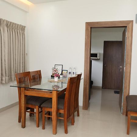 Belle-Vue Holiday Homes - 1Bhk Apartments พันช์กานี ภายนอก รูปภาพ