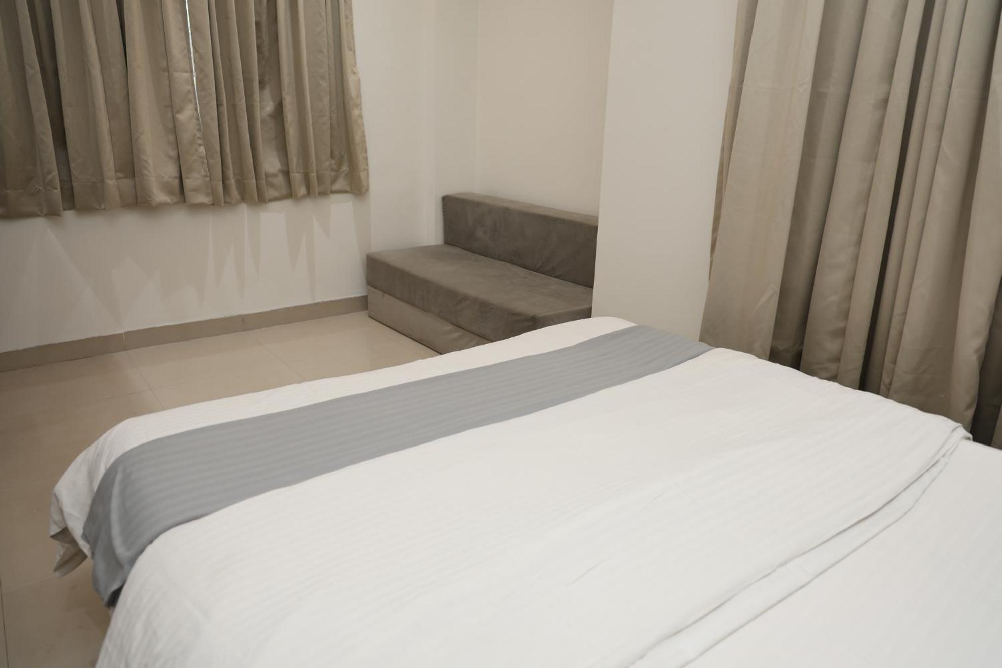 Belle-Vue Holiday Homes - 1Bhk Apartments พันช์กานี ภายนอก รูปภาพ