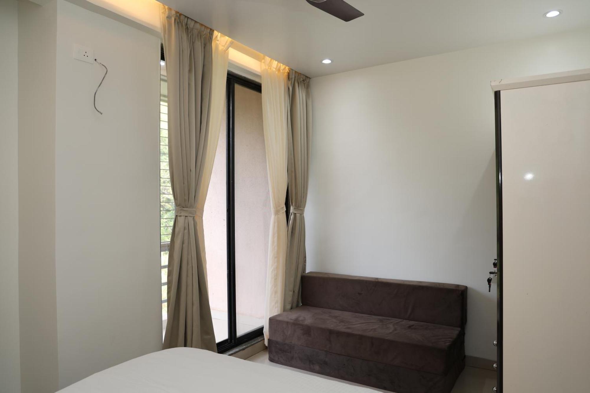 Belle-Vue Holiday Homes - 1Bhk Apartments พันช์กานี ภายนอก รูปภาพ
