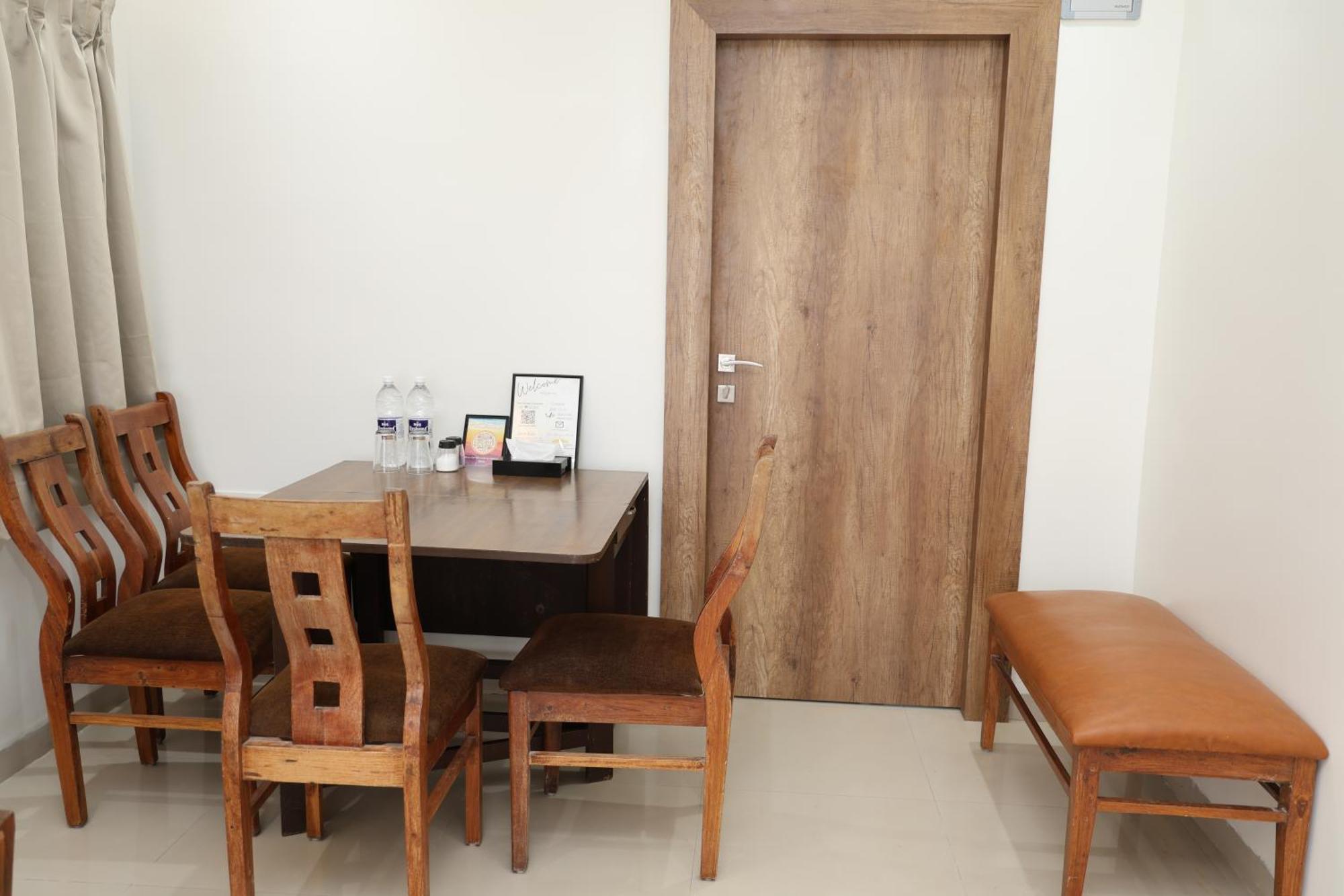 Belle-Vue Holiday Homes - 1Bhk Apartments พันช์กานี ภายนอก รูปภาพ