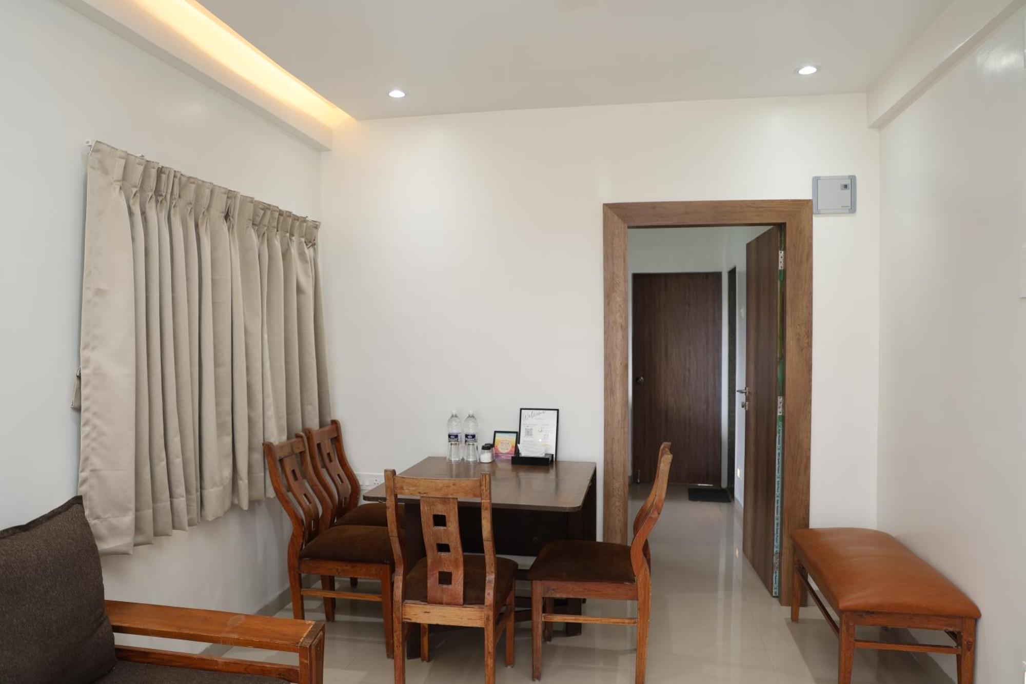 Belle-Vue Holiday Homes - 1Bhk Apartments พันช์กานี ภายนอก รูปภาพ