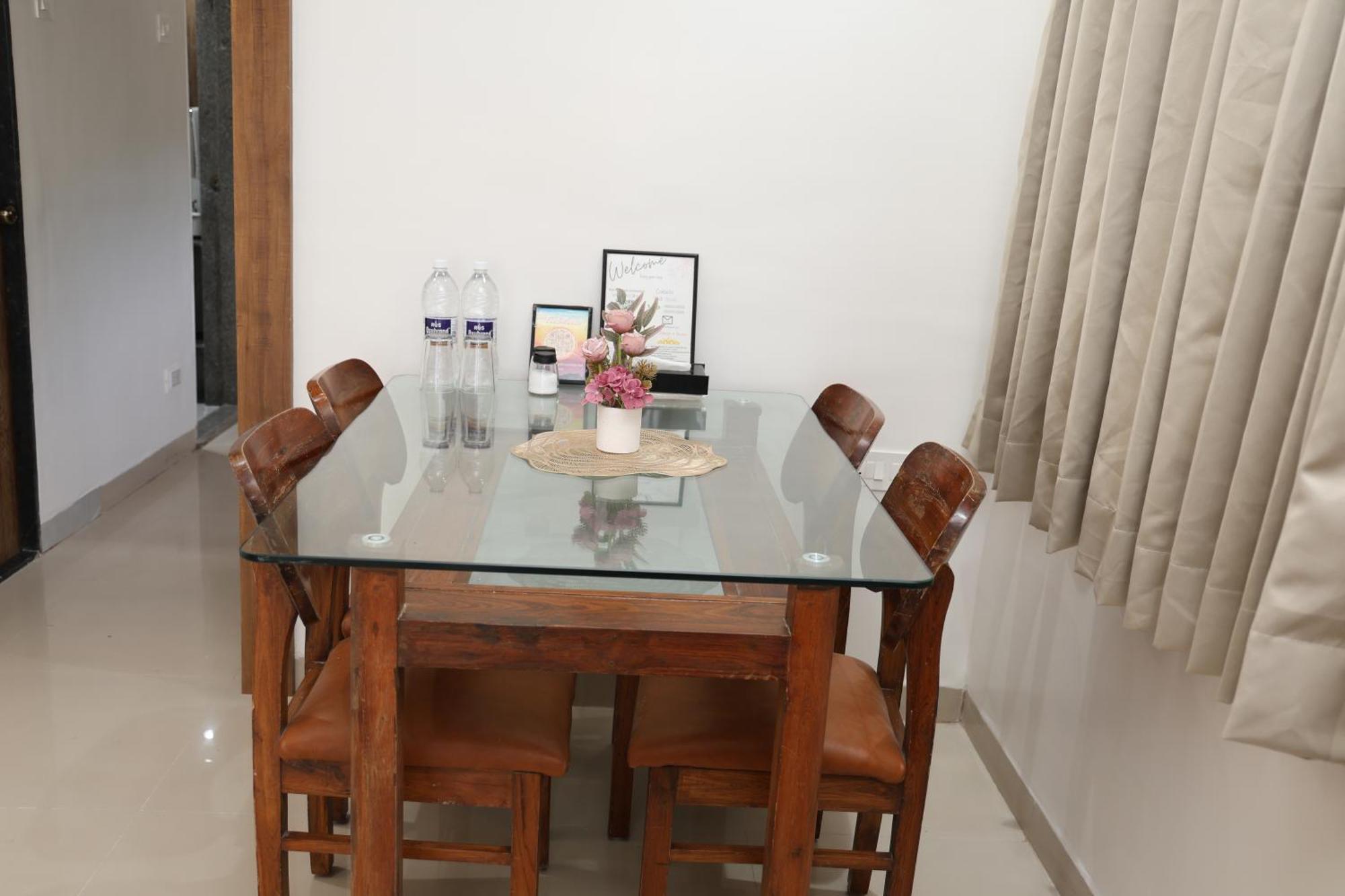 Belle-Vue Holiday Homes - 1Bhk Apartments พันช์กานี ภายนอก รูปภาพ