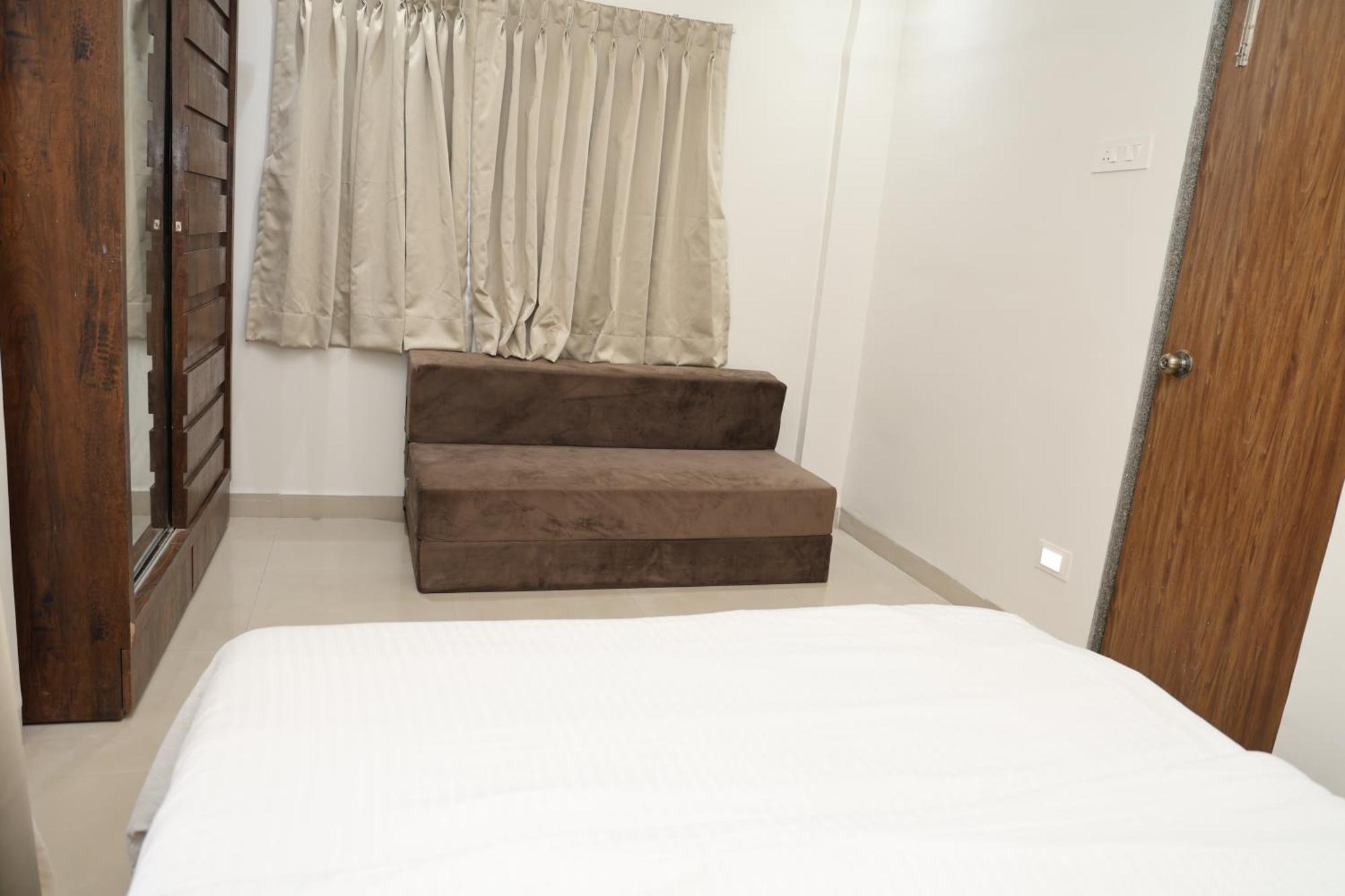 Belle-Vue Holiday Homes - 1Bhk Apartments พันช์กานี ภายนอก รูปภาพ