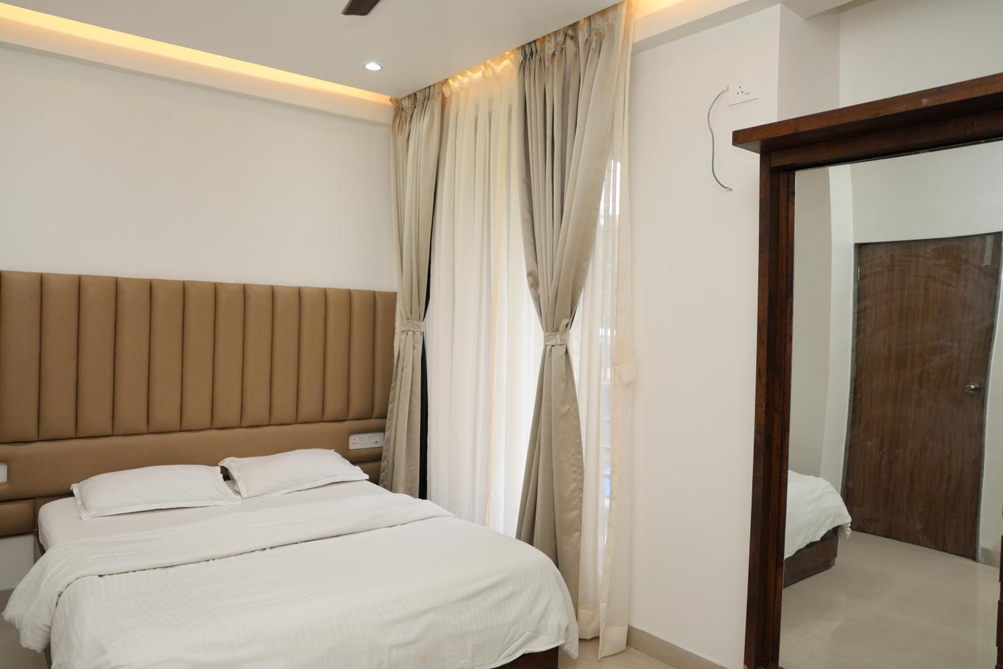 Belle-Vue Holiday Homes - 1Bhk Apartments พันช์กานี ภายนอก รูปภาพ