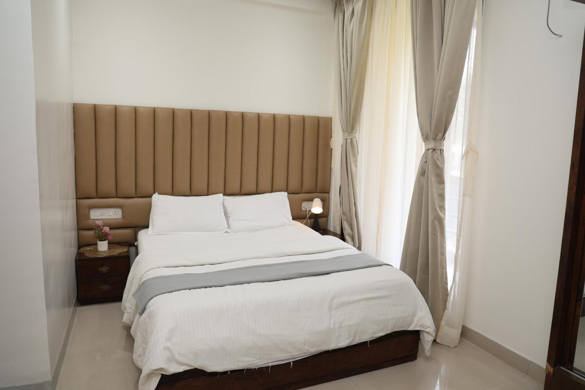 Belle-Vue Holiday Homes - 1Bhk Apartments พันช์กานี ภายนอก รูปภาพ